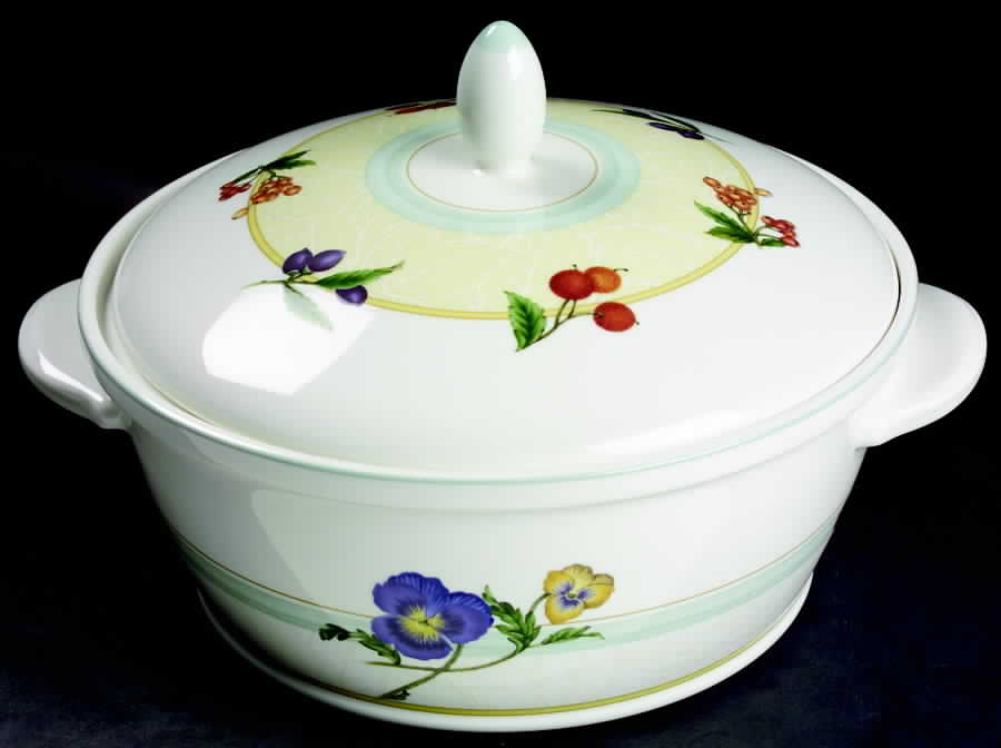 Jolie Fleur 2.5 Qt Round Covered Casserole by Noritake-1