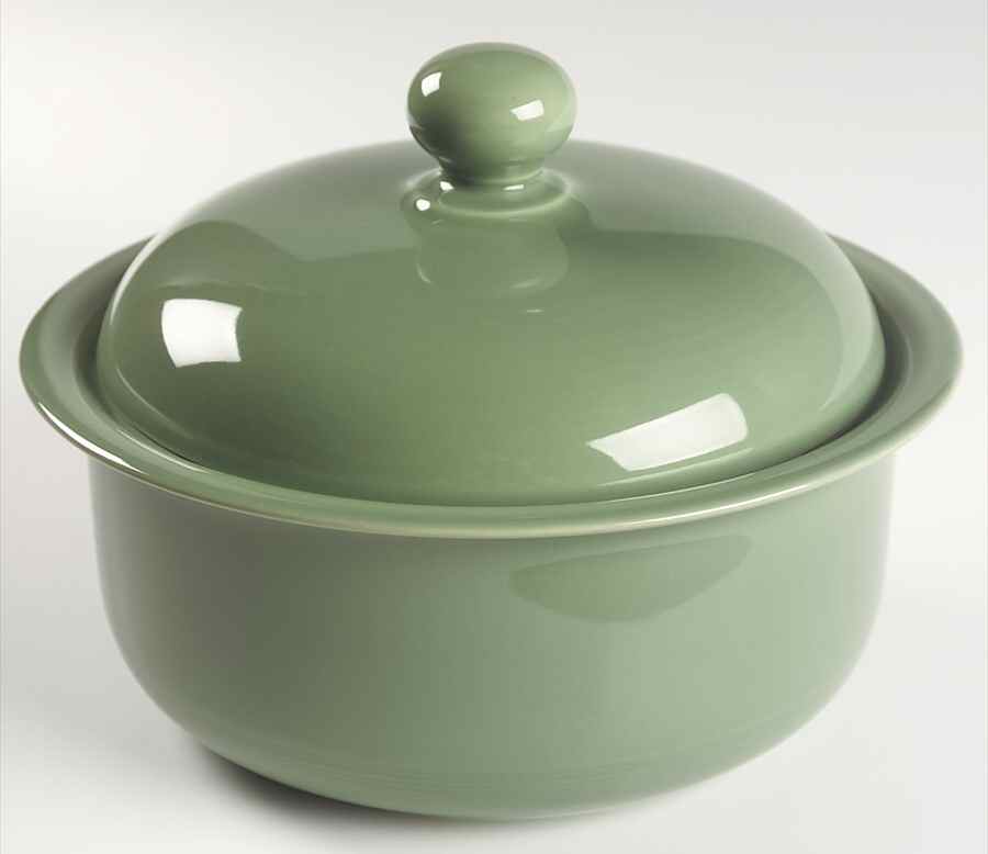 Solid Color Fern Green 2 Qt Round Covered Casserole by Nancy Calhoun-1