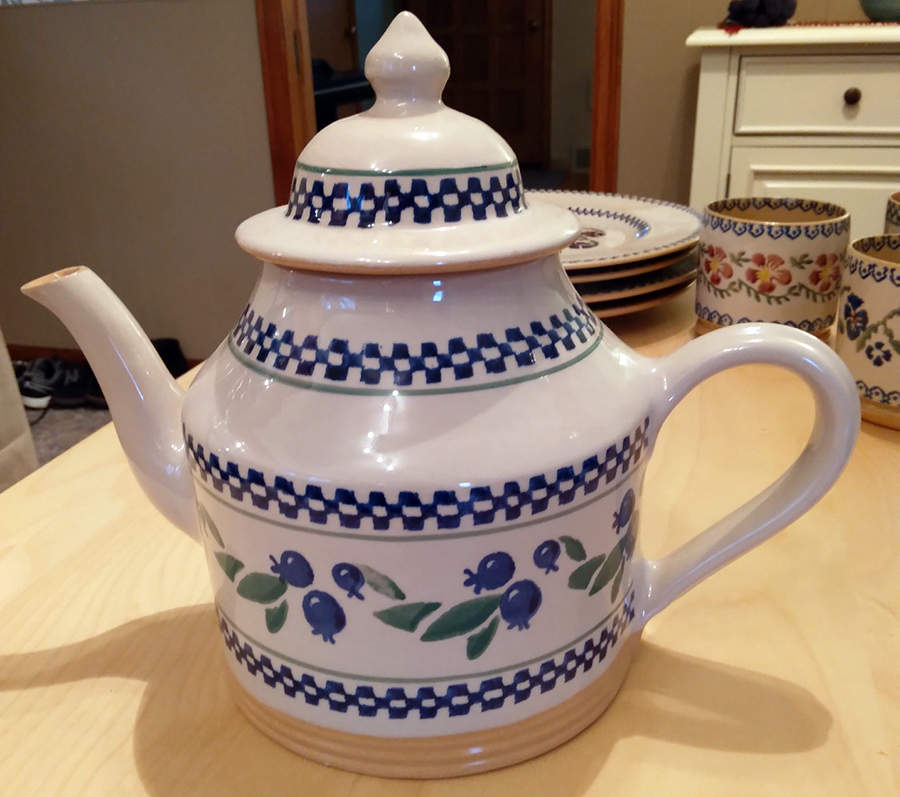 Blueberry Teapot & Lid by Nicholas Mosse-1