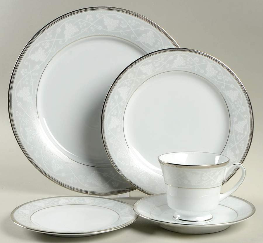 Clarenton 5 Piece Place Setting by Noritake-1