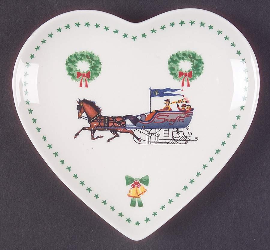 Americana Christmas Heart Shaped Dish by Nikko-1