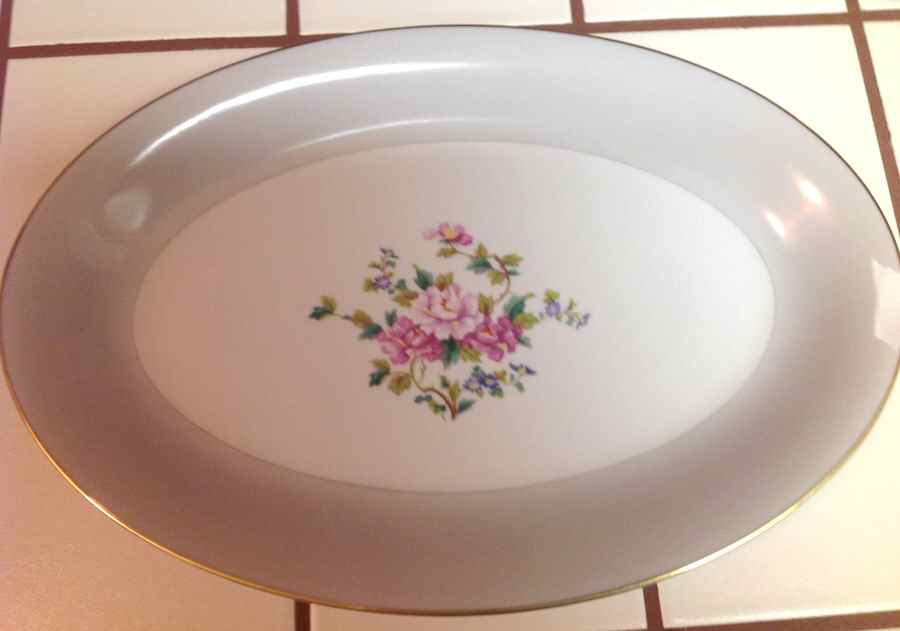 N1801 18" Oval Serving Platter by Noritake-1