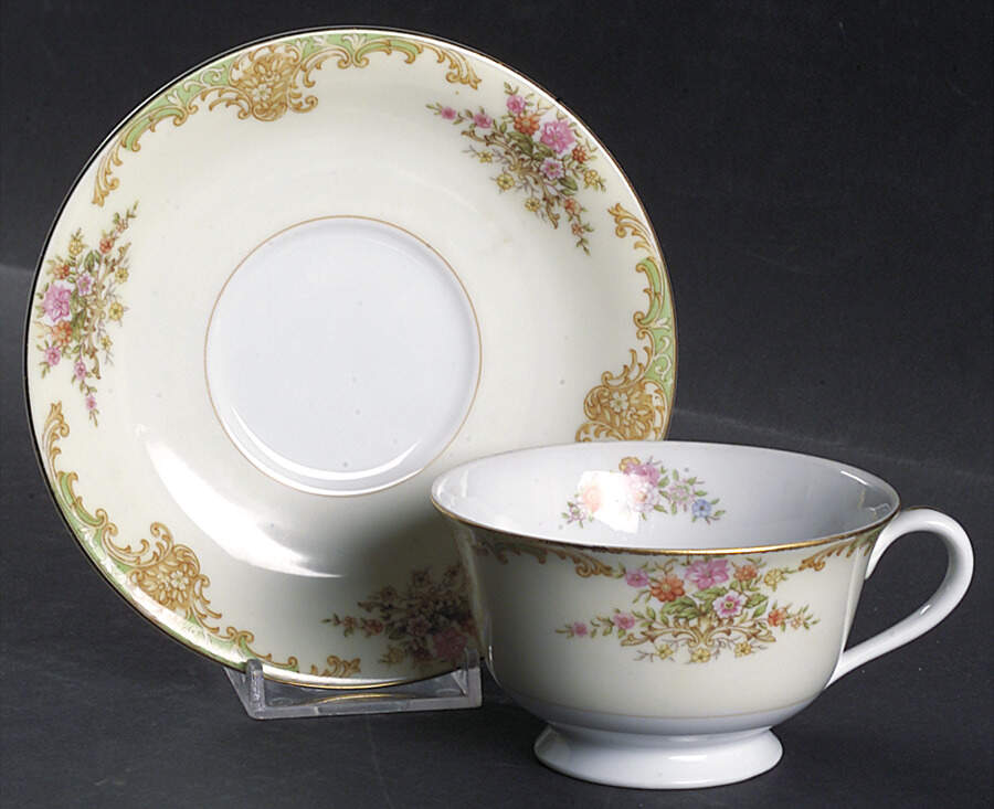 N1835 Footed Cup & Saucer Set by Noritake-1