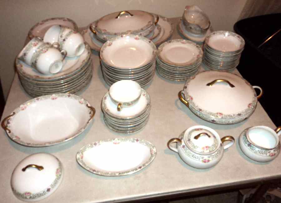 N1842 Round Covered Vegetable by Noritake-1