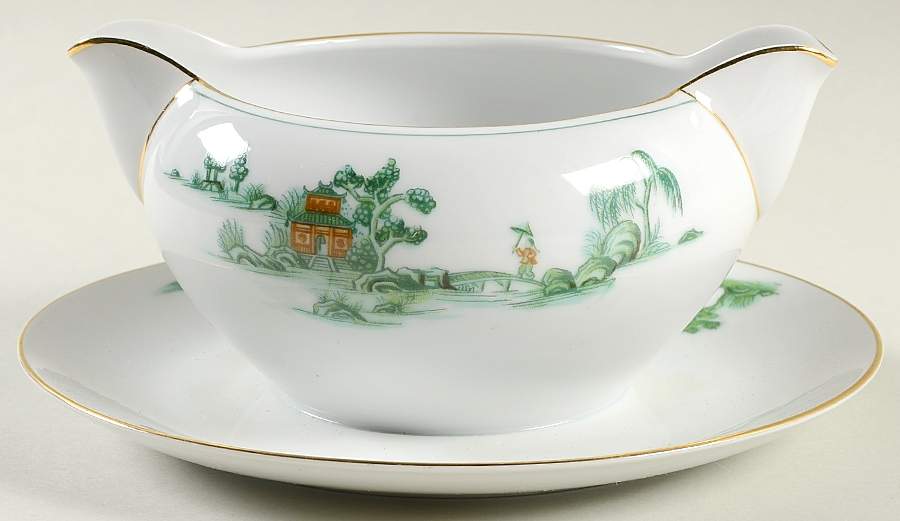 NAR54 Gravy Boat with Attached Underplate by Narumi-1