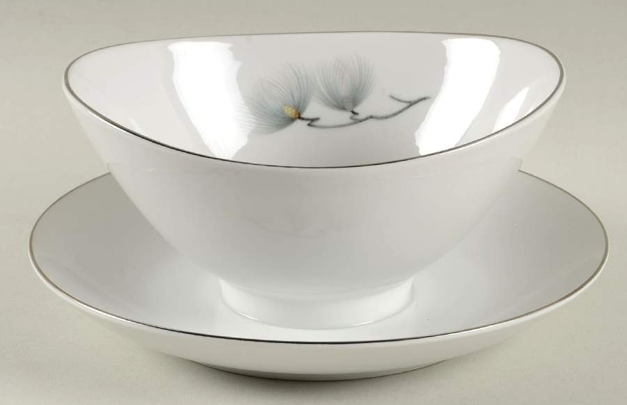 Ma tsu Gravy Boat with Attached Underplate by Narumi-1