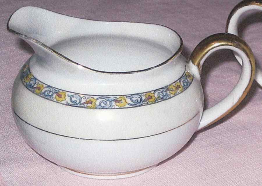 N1889 Creamer by Noritake-1