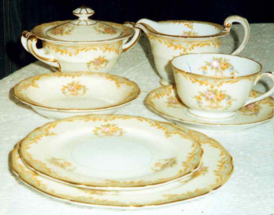 N1910 Dinner Plate by Noritake-1