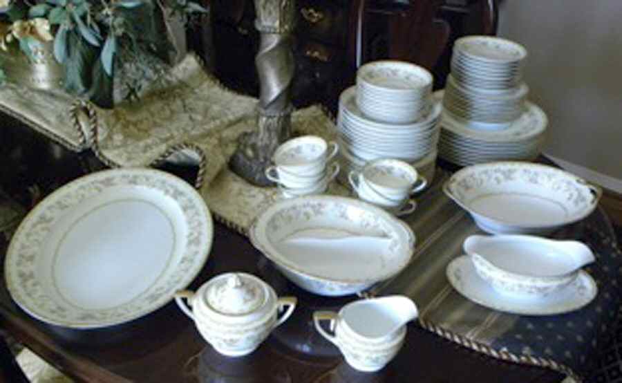 Columbine (No #) Luncheon Plate by Noritake-1