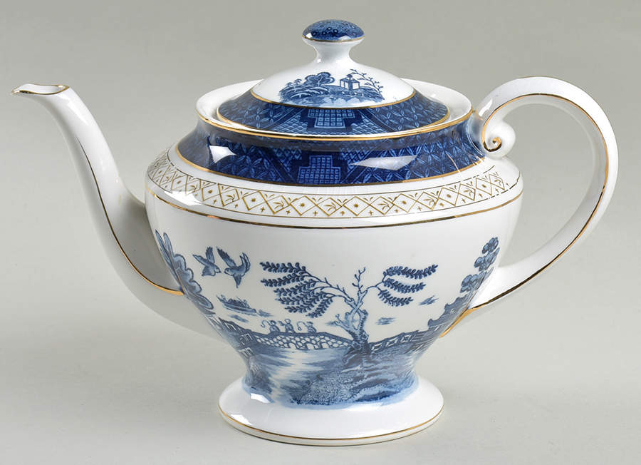 Blue Willow Teapot & Lid by Nikko-1