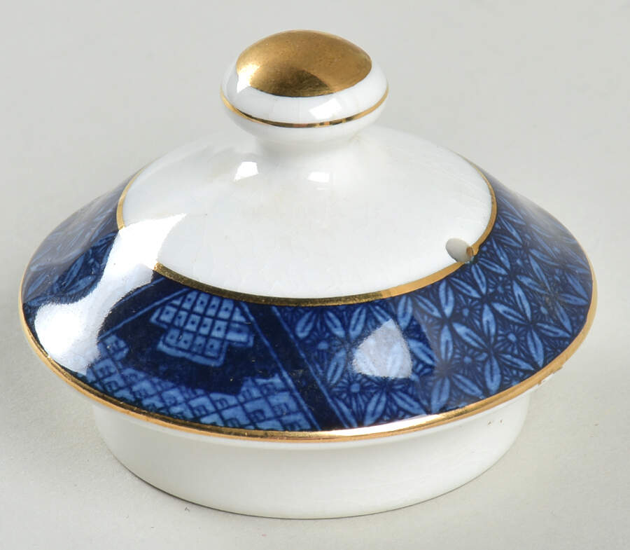 Blue Willow Lid for Mini Coffee Pot by Nikko-1