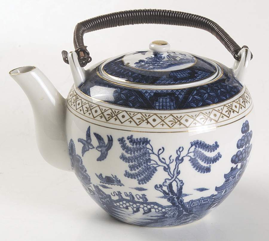 Blue Willow Mini Teapot & Lid by Nikko-1