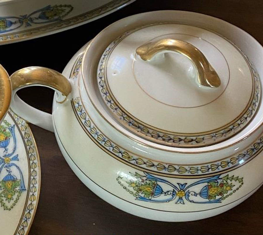 N1932 Sugar Bowl & Lid by Noritake-1