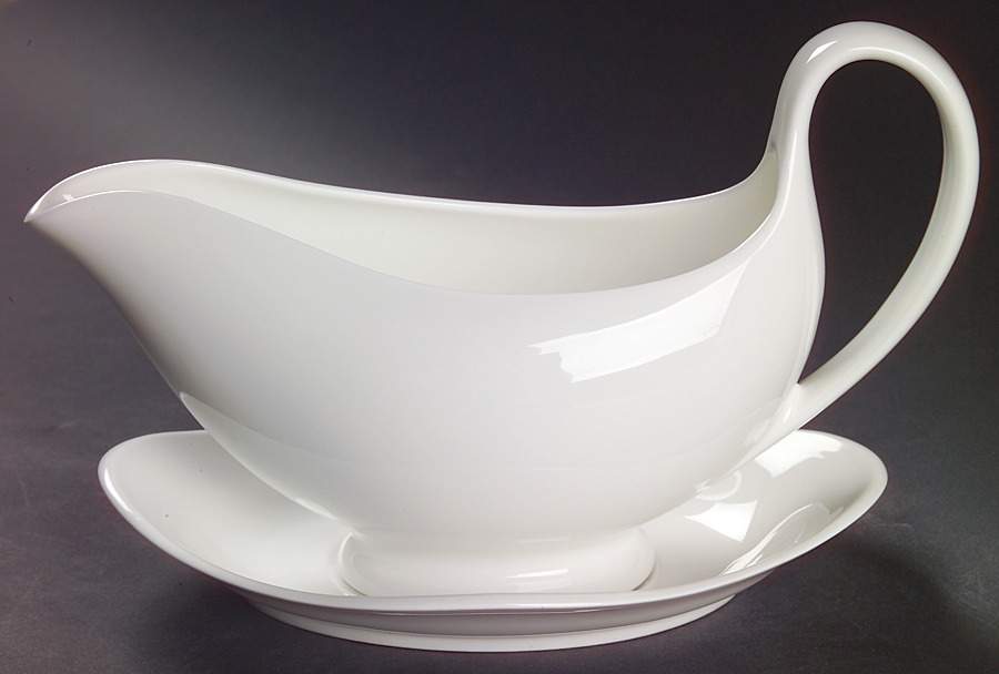Whitehouse Gravy Boat & Underplate by Noble Excellence-1