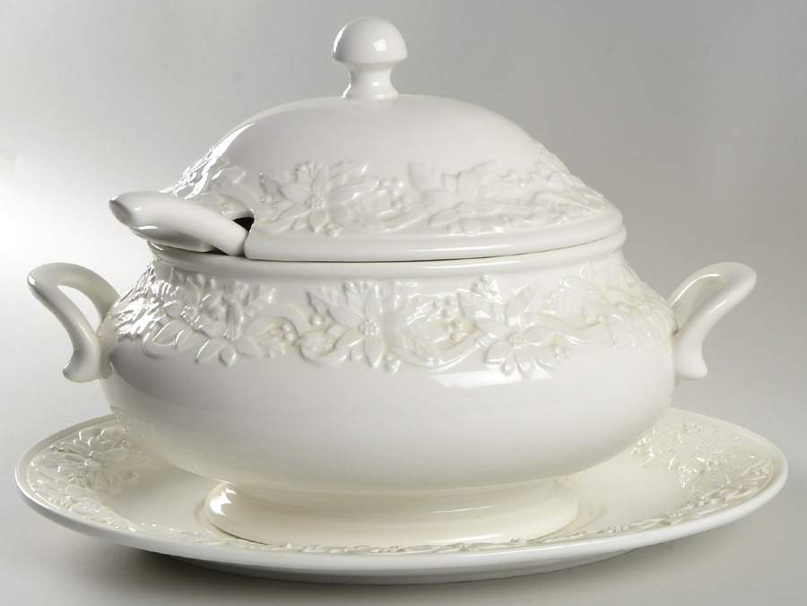 Christmas Poinsettia Tureen & Lid w/Ladle & Underplate by Noble Excellence-1