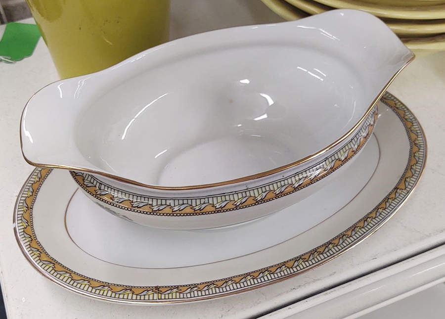Peconic Gravy Boat with Attached Underplate by Noritake-1