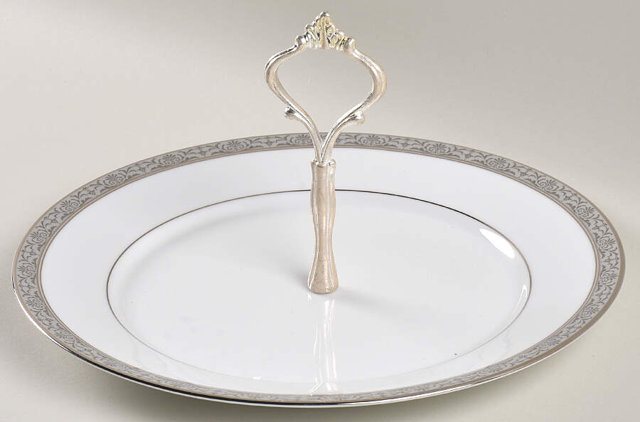 Sansbury Round Serving Plate with Handle (DP) by Noritake-1