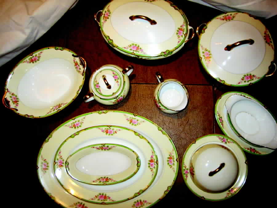 N1978 Round Covered Vegetable by Noritake-1