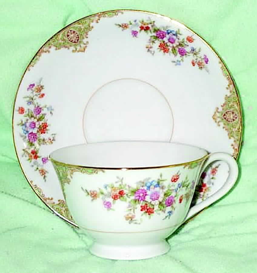 N1982 Footed Cup & Saucer Set by Noritake-1