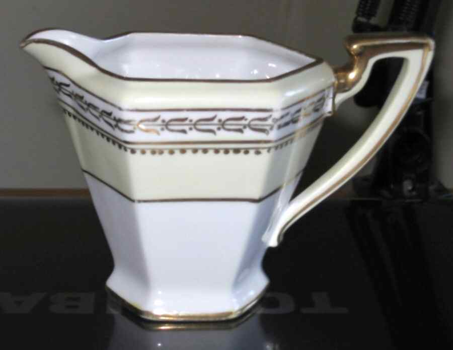 N2050 Creamer by Noritake-1