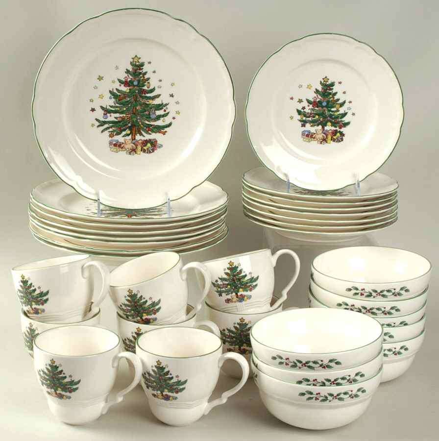 Holiday Greetings 32 Piece Set by Nikko-1