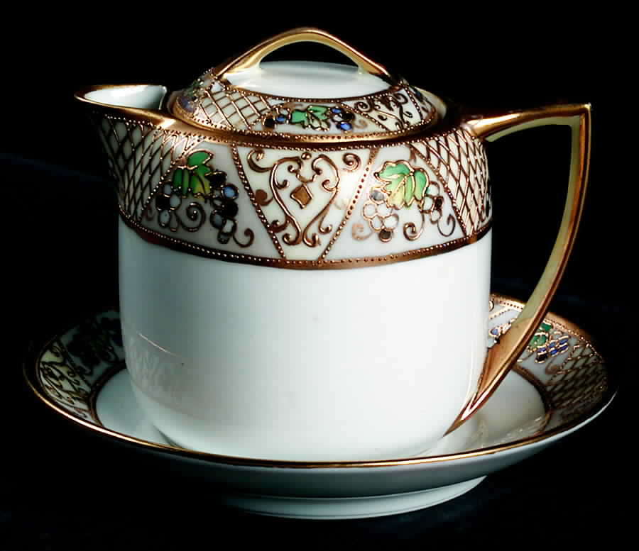 N2099 Large Syrup with Lid and Underplate by Noritake-1