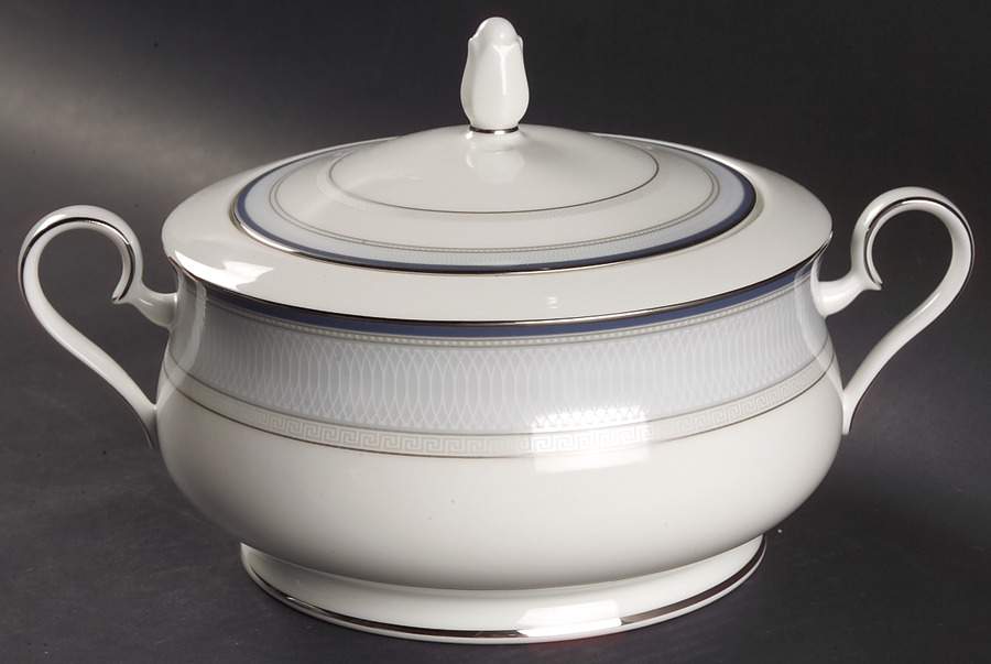Crowne Platinum Round Covered Vegetable by Noritake-1