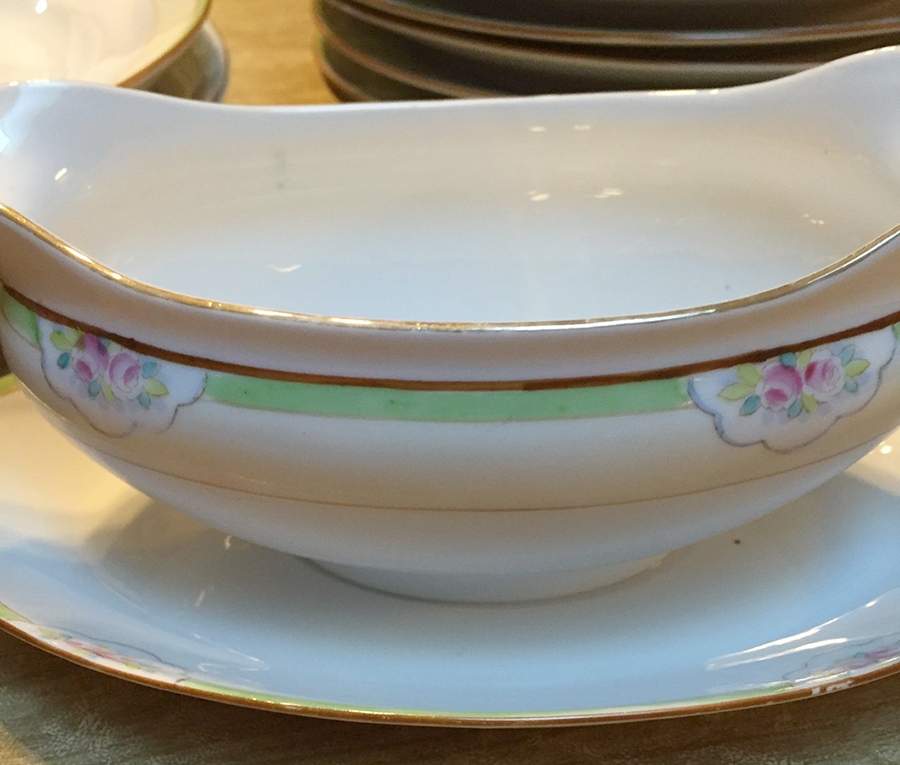 N2145 Gravy Boat with Attached Underplate by Noritake-1