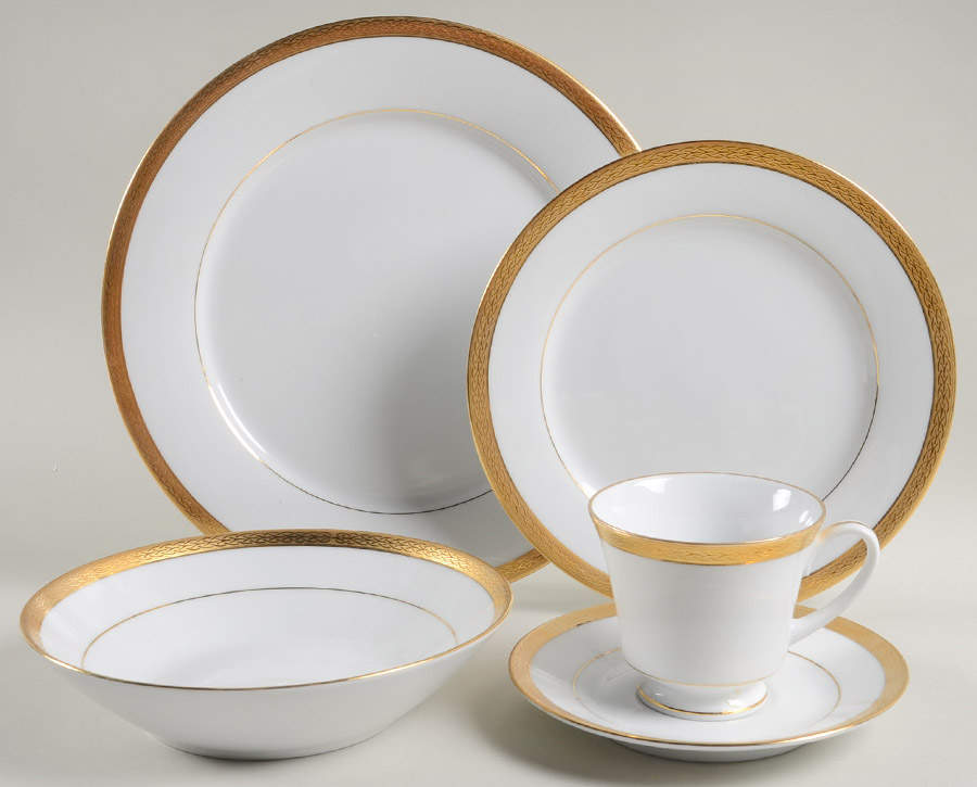 Queen's Gold 5 Piece Place Setting by Noritake-1