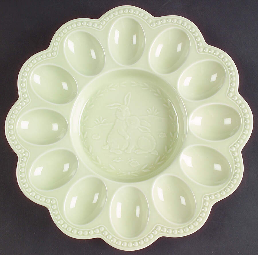 Woodbury Meadow Green Deviled Egg Plate by Nikko-1