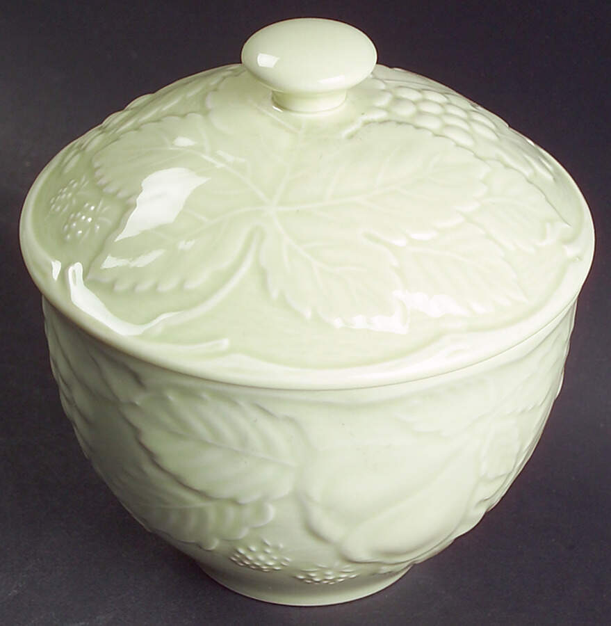 Woodbury Meadow Green Sugar Bowl & Lid by Nikko-1