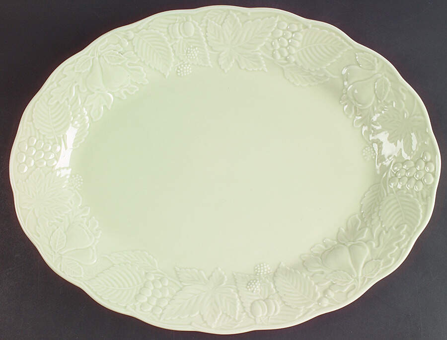 Woodbury Meadow Green 14" Oval Serving Platter by Nikko-1