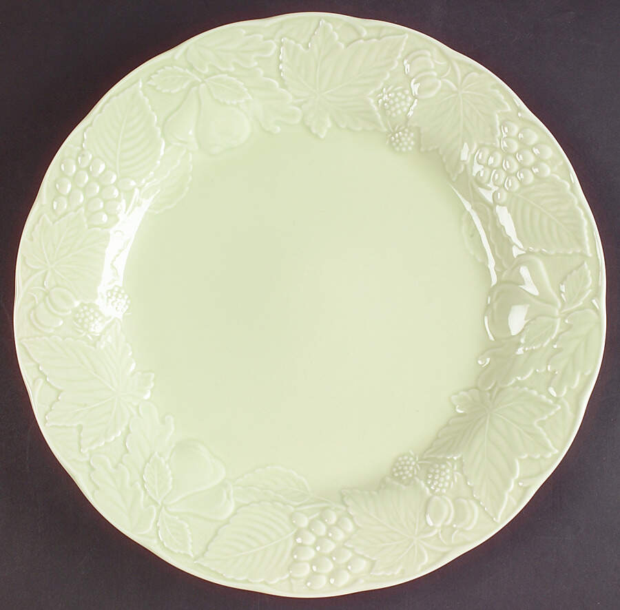 Woodbury Meadow Green Dinner Plate by Nikko-1
