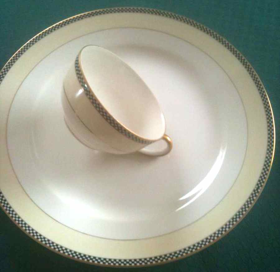 N2189 Dinner Plate by Noritake-1