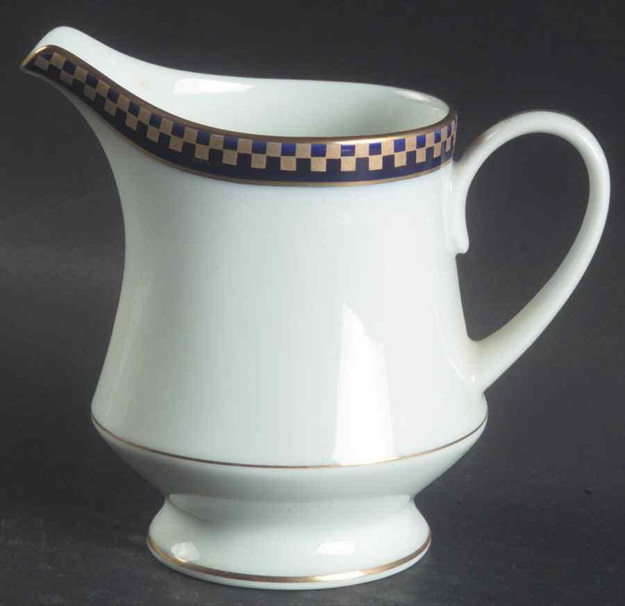 P562 Creamer by Noritake-1