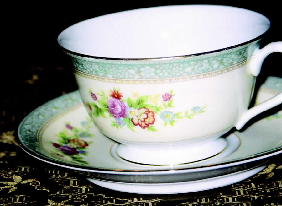 N2232 Footed Cup & Saucer Set by Noritake-1