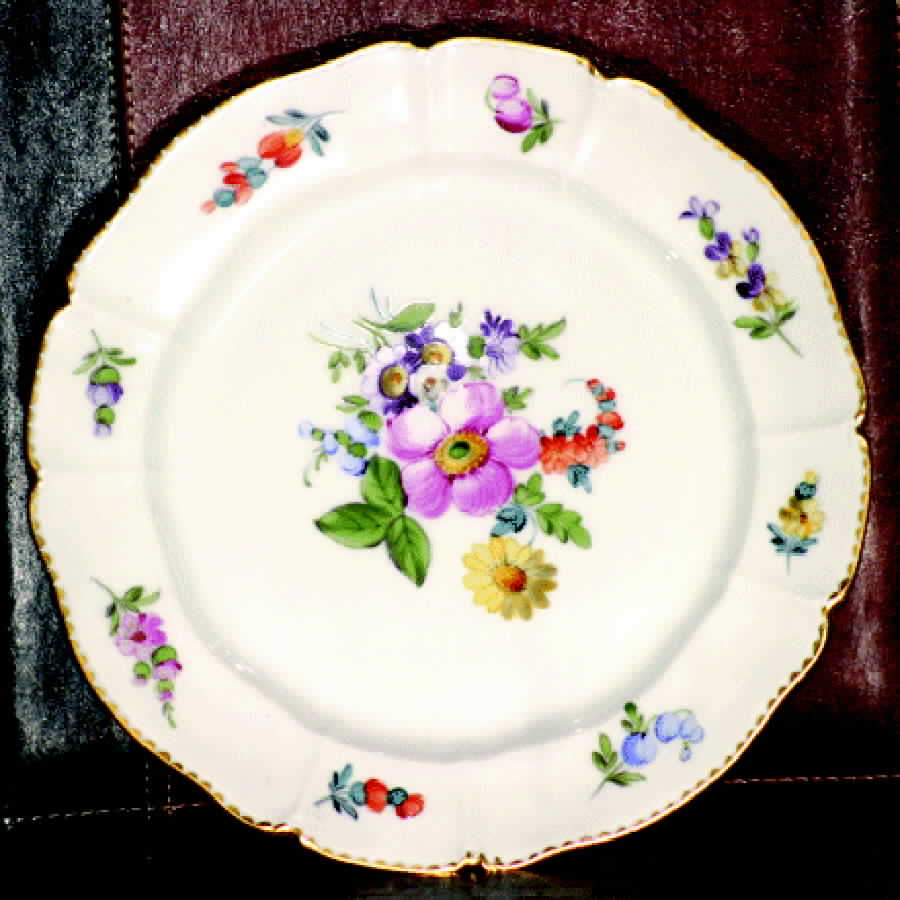 B4669 Bread & Butter Plate by Nymphenburg-1