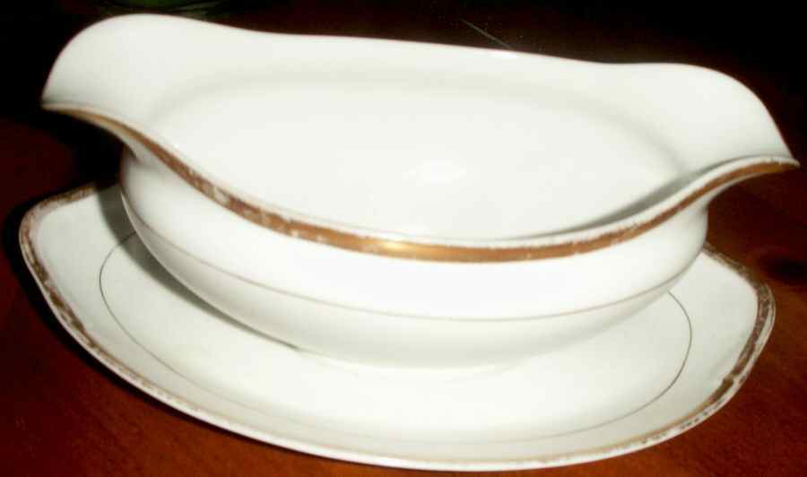 N2262 Gravy Boat with Attached Underplate by Noritake-1