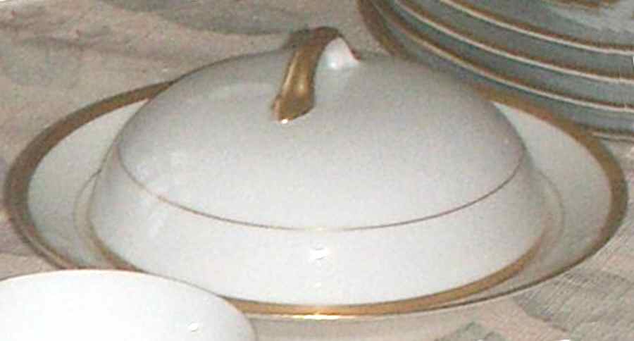 N2262 Round Covered Butter by Noritake-1