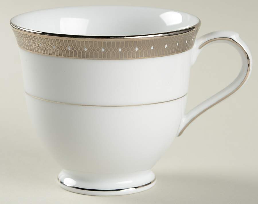 Eterne Platinum Footed Cup by Nikko-1
