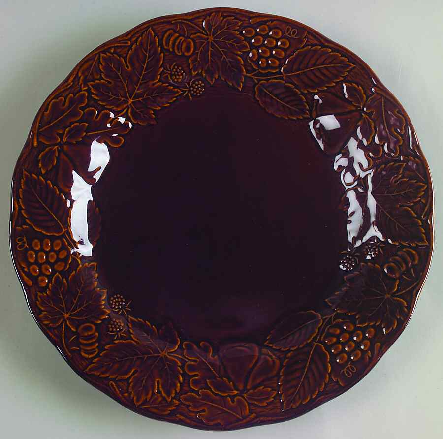 Woodbury Cinnamon 9" Round Buffet Plate by Nikko-1