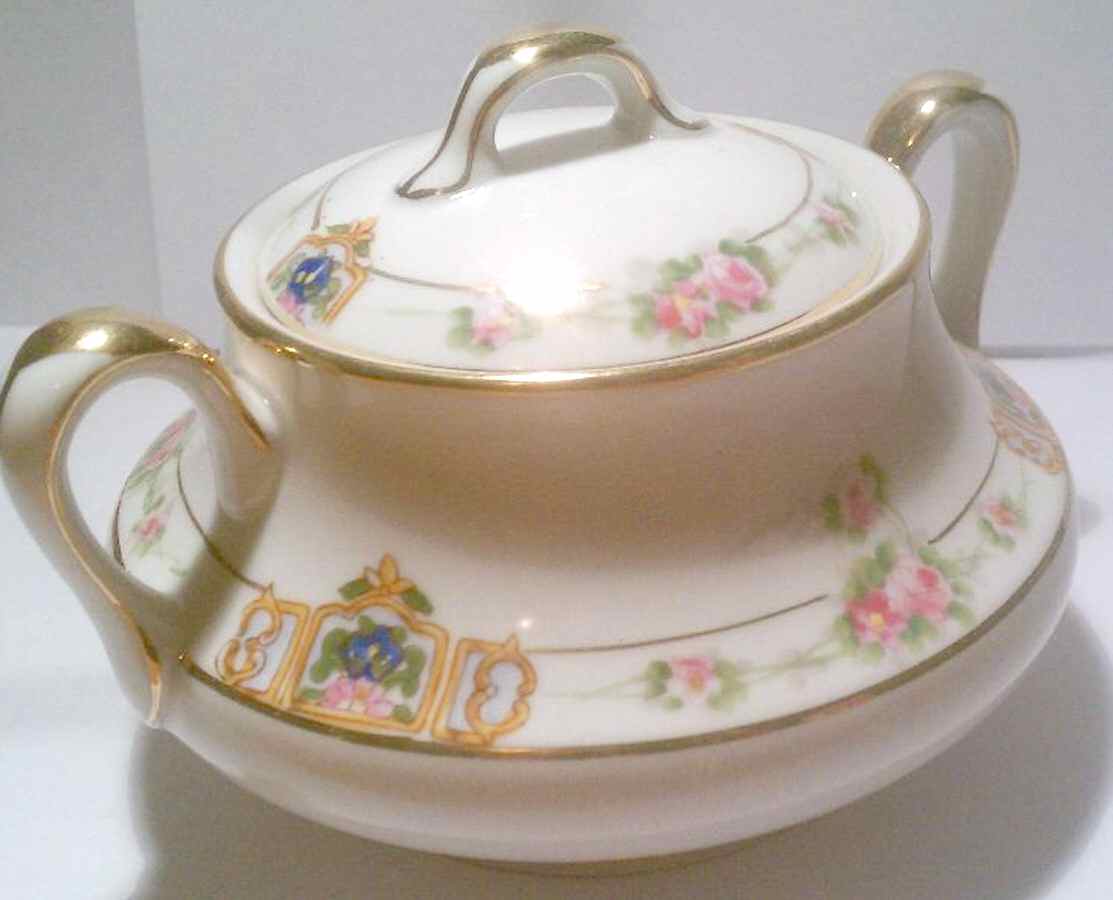 N1233 Sugar Bowl & Lid by Noritake-1