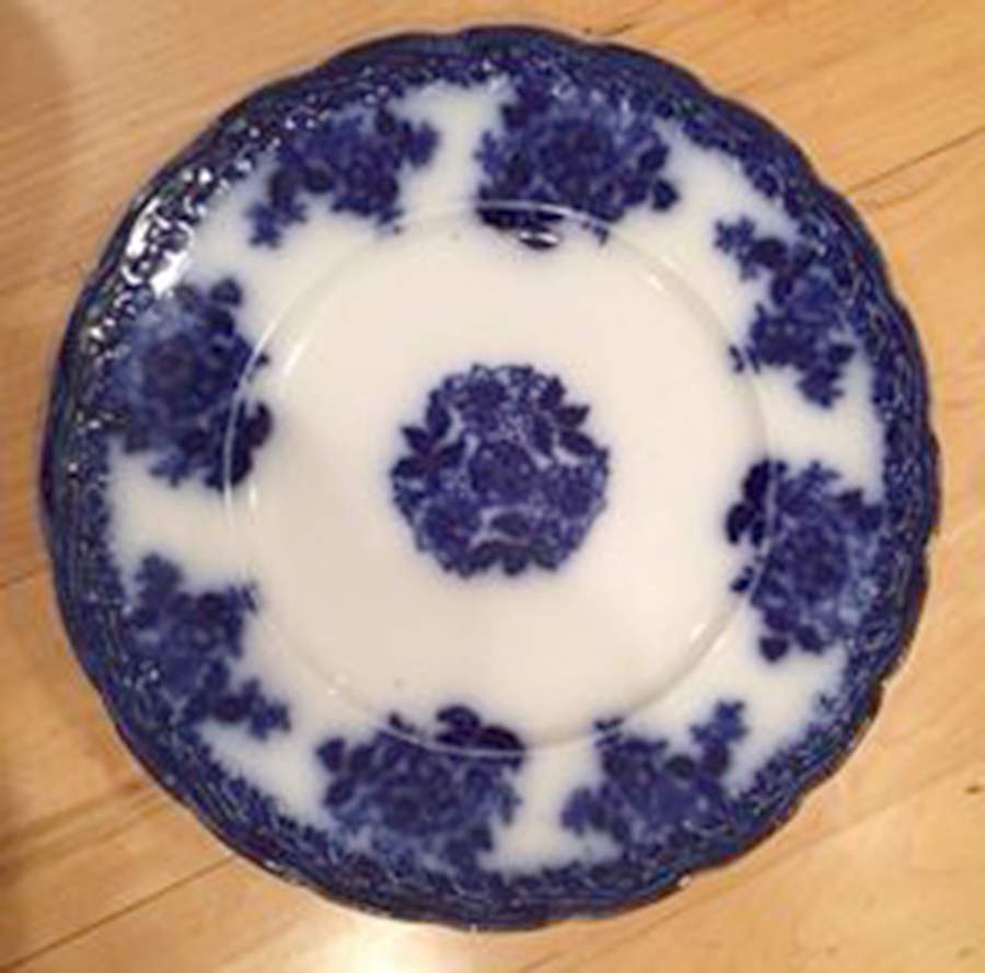 Waldorf (Scrolls) Dinner Plate by New Wharf-1