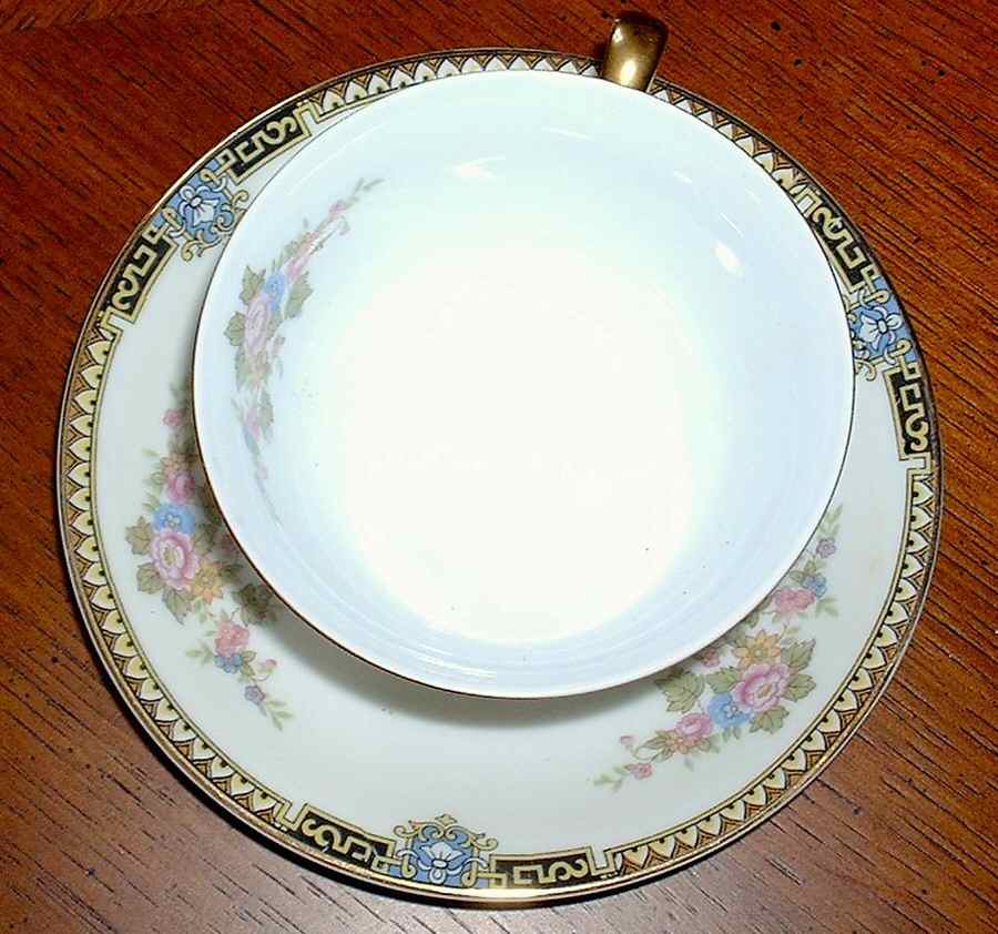 N2389 Footed Cup & Saucer Set by Noritake-1