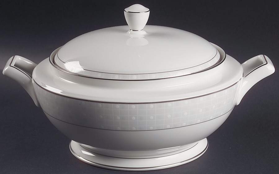 Aria Platinum Round Covered Vegetable by Noritake-1