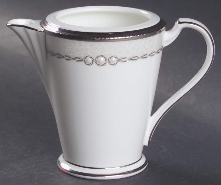 Pearl Luxe Creamer by Noritake-1