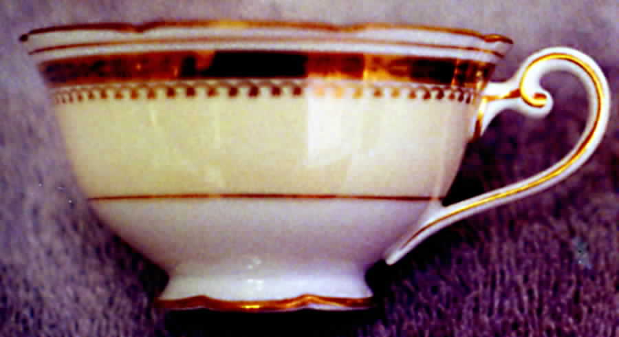 Garfield (Scalloped) Footed Cup by Noritake-1