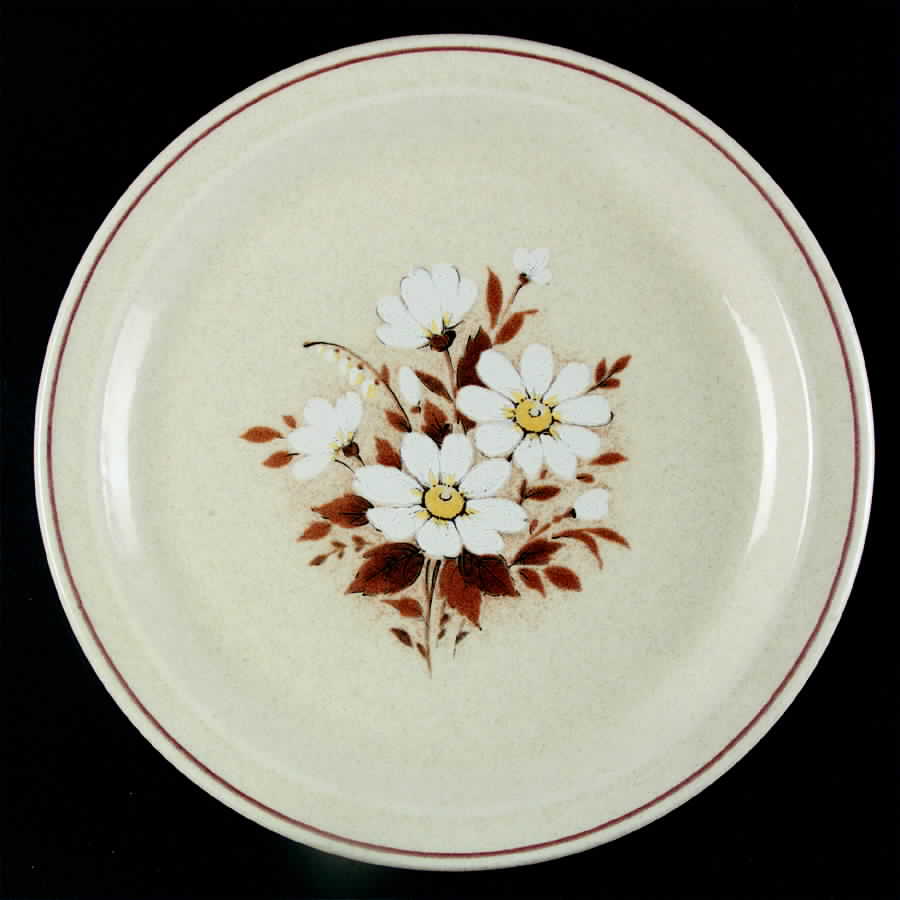 Briarbells Dinner Plate by Nikko-1