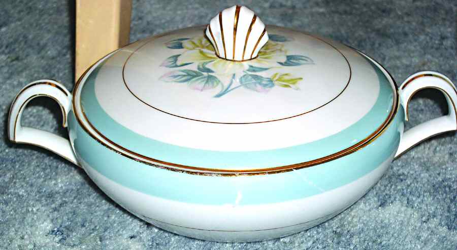 Yellow Rose (Blue Band) Round Covered Vegetable by Narumi-1