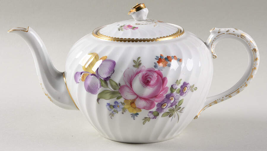 1012Z Teapot & Lid by Nymphenburg-1
